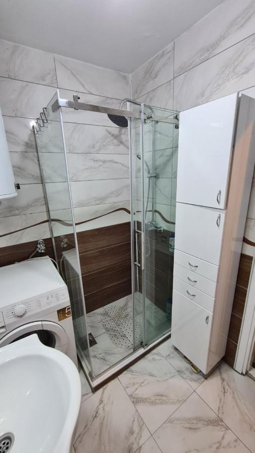 Ferienwohnung Kingston Pirot Exterior foto