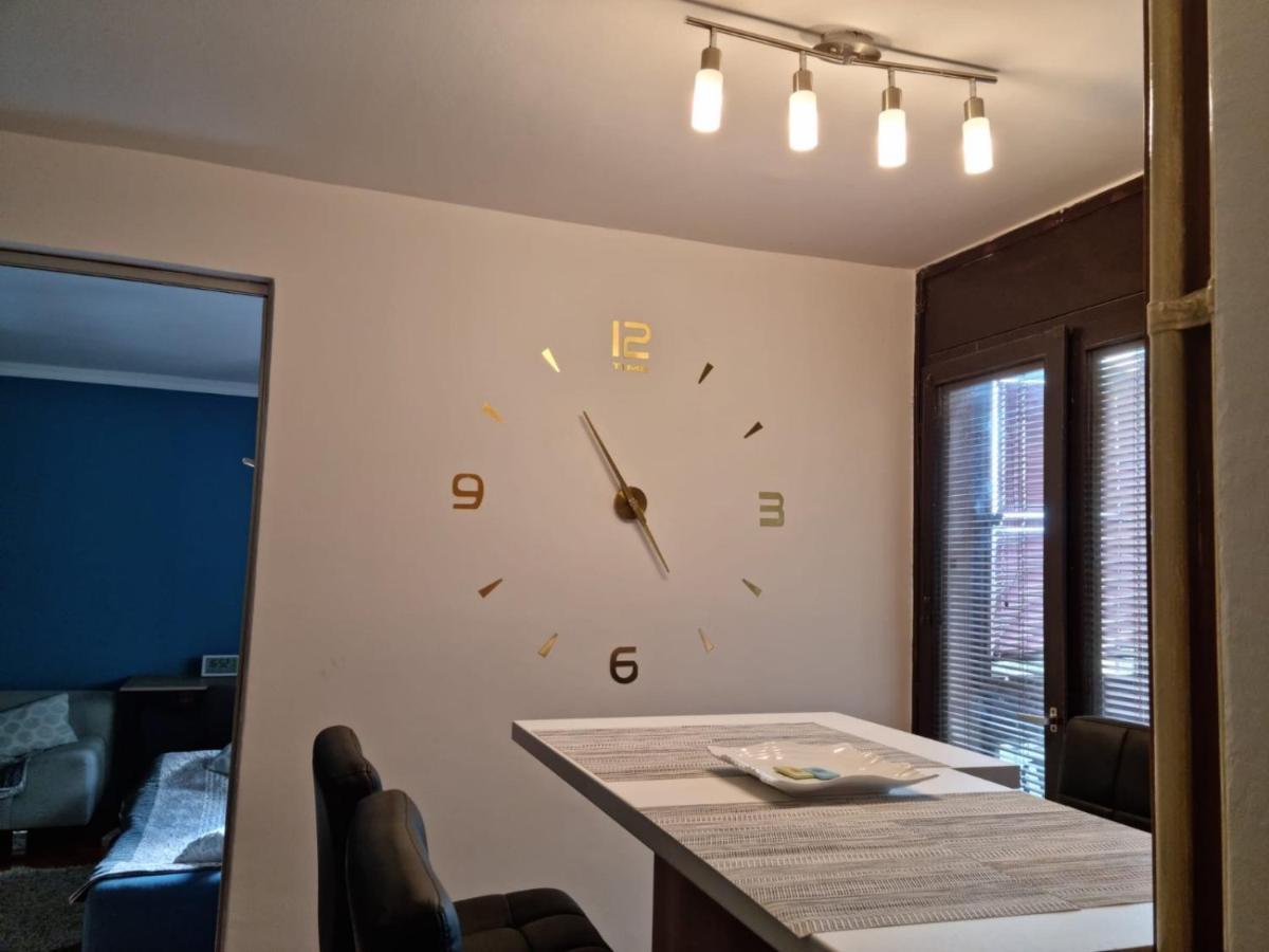 Ferienwohnung Kingston Pirot Exterior foto