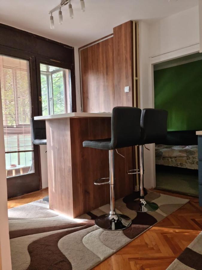 Ferienwohnung Kingston Pirot Exterior foto