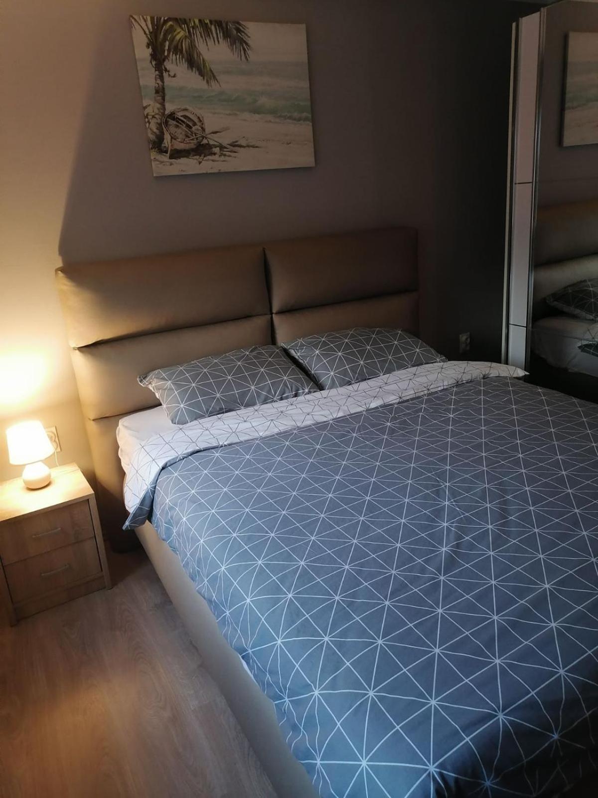 Ferienwohnung Kingston Pirot Exterior foto